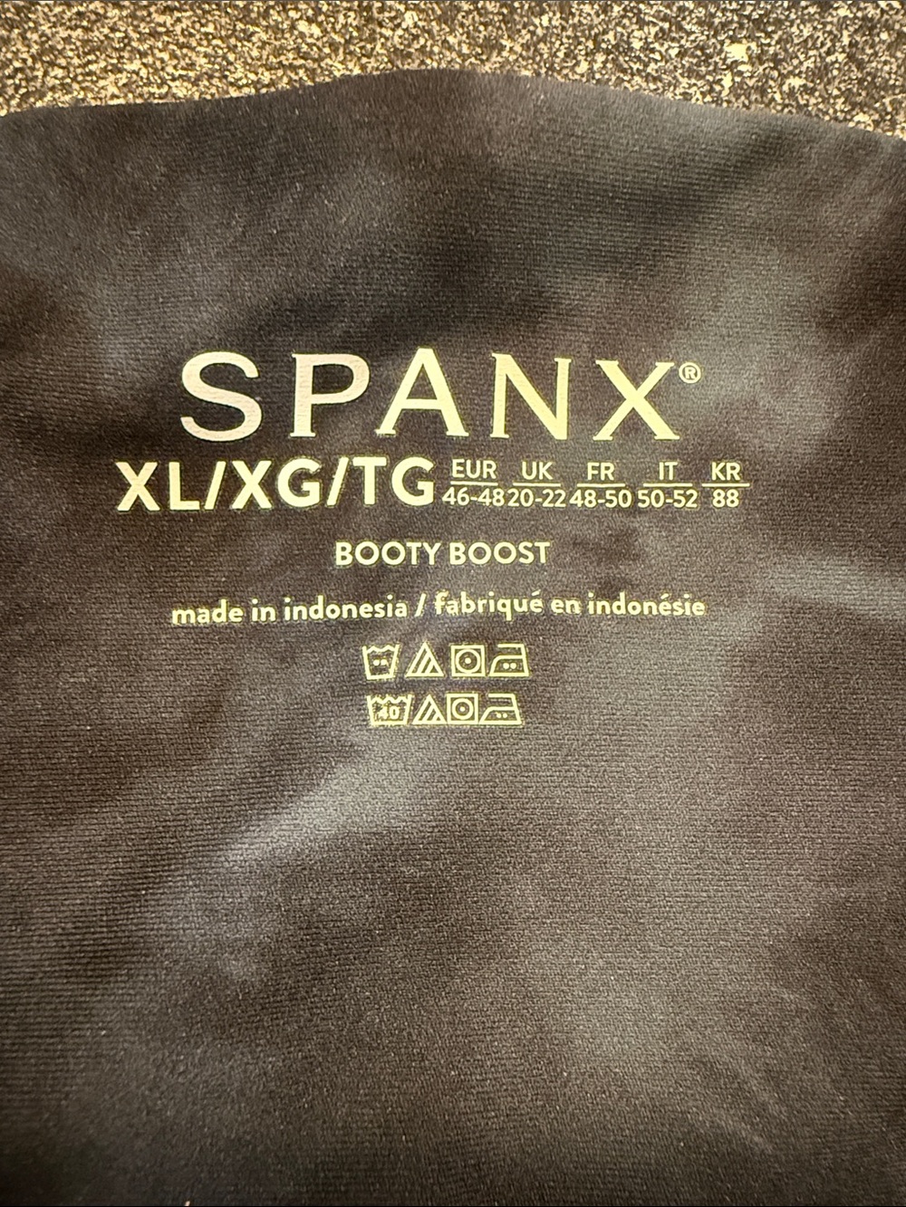 NWT Women’s SPANX Booty Boost Leggings - Black Tie Dye Print - size XL - Picture 2 of 7